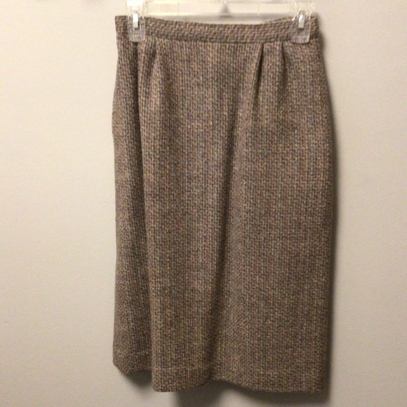 Larry Levine Petites - Tweed Fully Lined Two Piece Suit, Jacket & Skirt - Picture 5 of 10